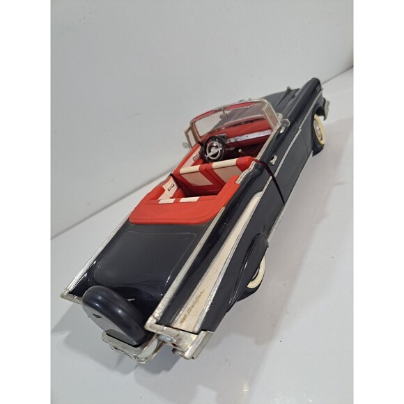 Road Tough 1:18 Scale Die Cast 1957 Chevrolet Bel Air Convertible Classic Car - Picture 3 of 12